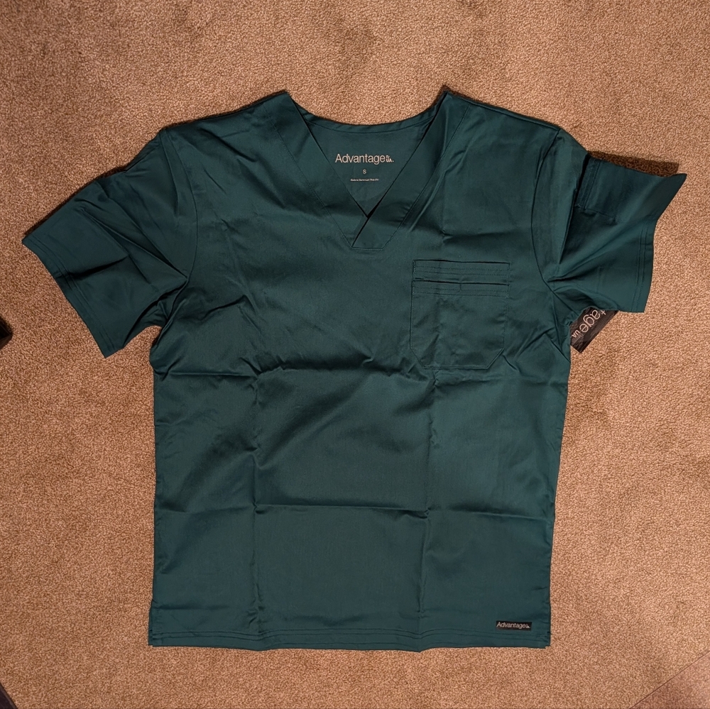 UA Advantage STRETCH Men's 4-Pocket V-Neck Scrub Top Small Hunter Green NWT